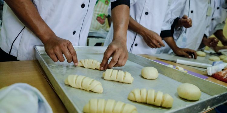 Siswa SMKN 1 Arjasari Mengikuti Uji Kompetensi Keahlian