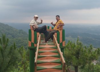 Sejuknya Udara Wisata Alam Bukit Panenjoan dan Pasir Heulang