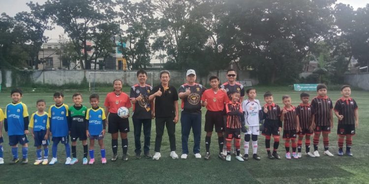 Turnamen Sepak Bola Usia Dini Piala Series II Di Bandung Oleh H. Mugi Sudjana