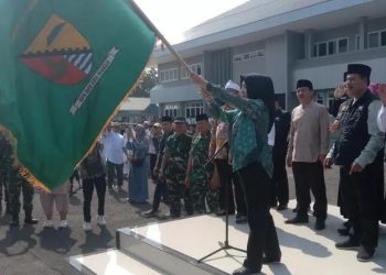 Dukung Ibadah Haji, Ketua DPRD Titipkan Jemaah kepada Petugas