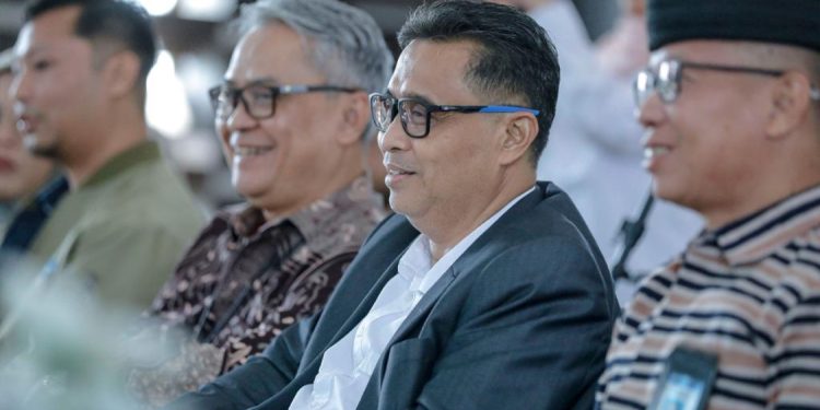 Dokumentasi Praktik Terbaik Guru di Jabar Melalui Buku Kolektif
