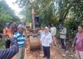 Warga Pedamaran Tutup Akses Jalan, LSM Pertanyakan Legalitas Perusahaan