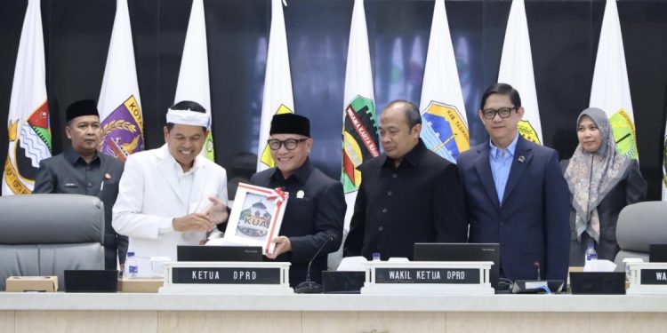 DPRD Jabar dan Gubernur Setujui Perubahan KUA-PPAS Tahun 2025