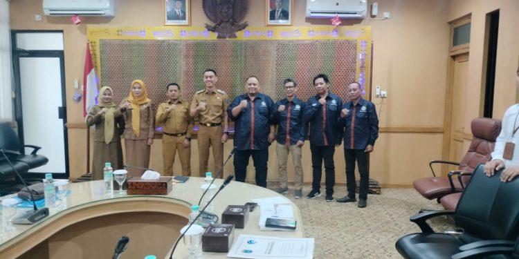 Dukungan Muchendi Mahzareki untuk Meningkatkan Kompetensi Wartawan