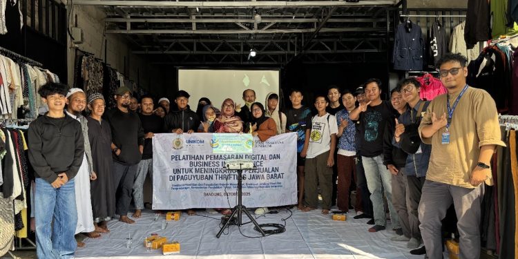 Pelatihan Pemasaran Digital dan Business Intelligence di UNIKOM