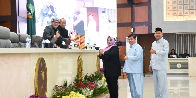Jawaban Gubernur atas Pandangan Umum Fraksi-Fraksi tentang Ranperda APBD Provinsi Jawa Barat 2026