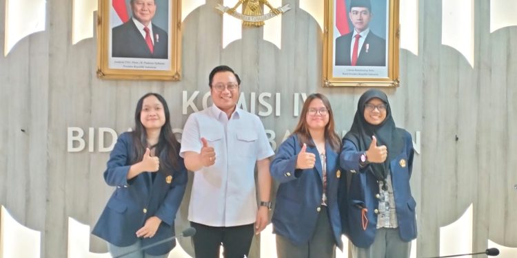 Ketua Komisi IV DPRD Jabar Ajak Mahasiswa Sampaikan Aspirasi Melalui Riset