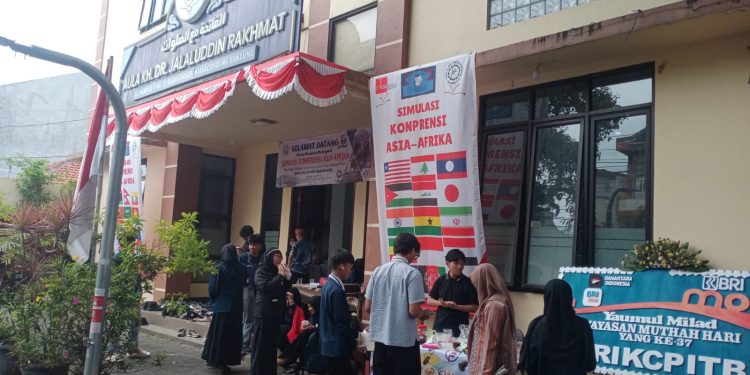 SMA Plus Muttahari Selenggarakan Simulasi Konferensi Asia Afrika di Aula KH Jalaludin Rakhmat