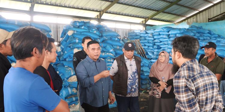 Kunjungan ke Kapetakan Cirebon oleh Komisi II DPRD Jabar Bahas Peningkatan Produksi Garam