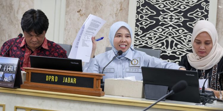 DPRD Jabar Minta OJK Tinjau Kredit Bank BJB yang Membebani Guru dan Pensiunan